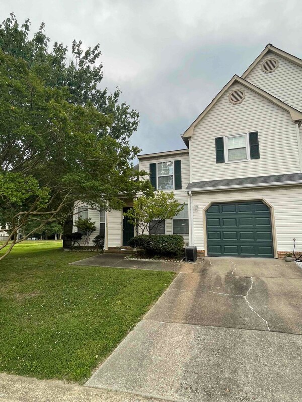 301 Ferguson Bend, Yorktown, VA 23693 Townhome Rentals in Yorktown VA
