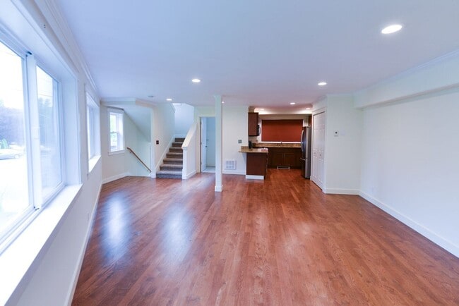 Building Photo - 5078 Delridge Way SW