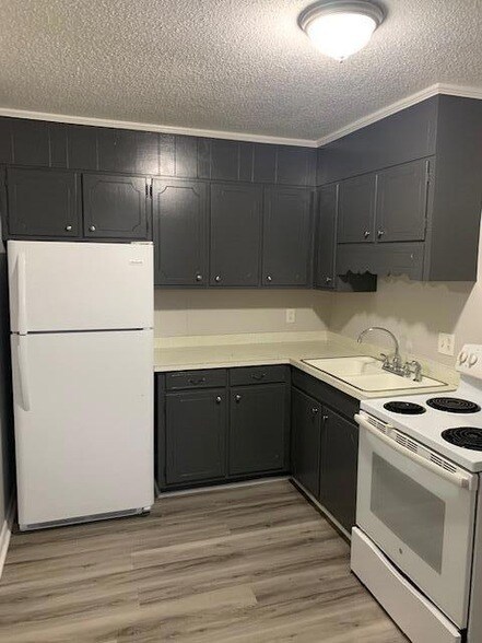 Foto del edificio - 363 Highland Ave NW