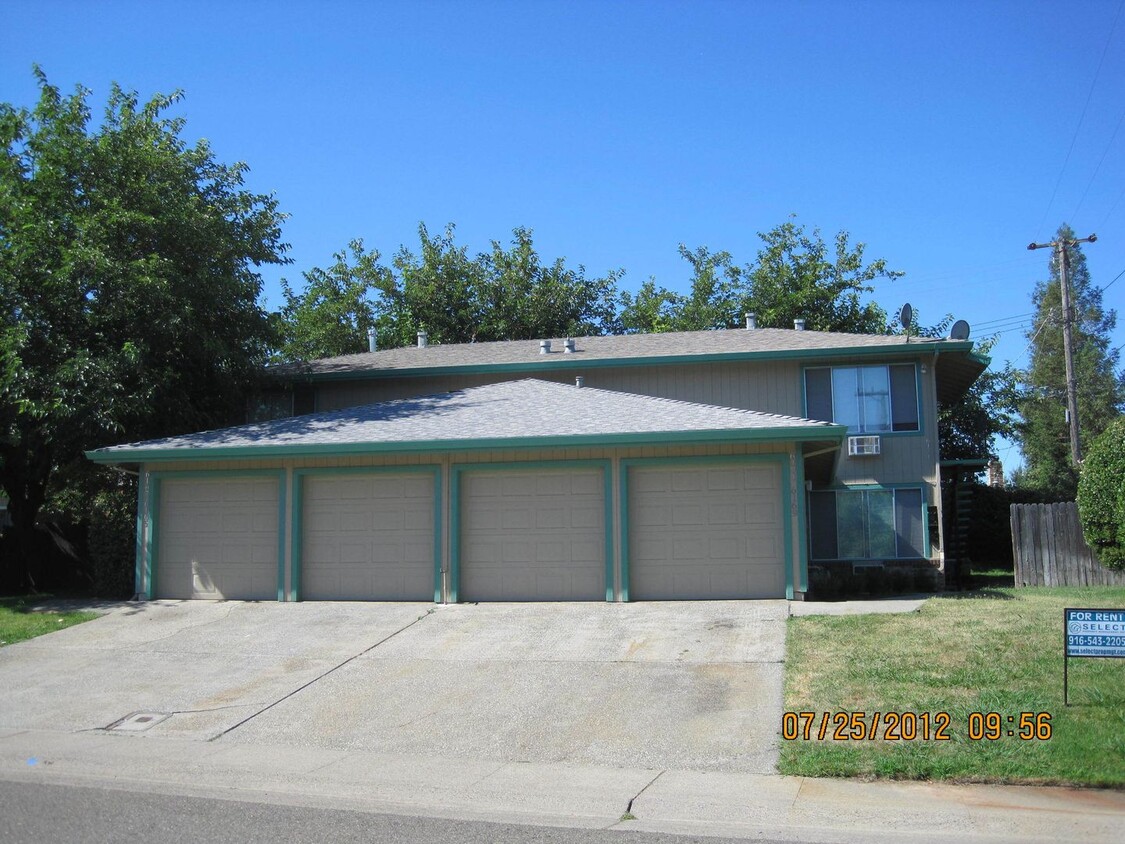 Foto principal - Downstairs apartment in Rocklin 4plex
