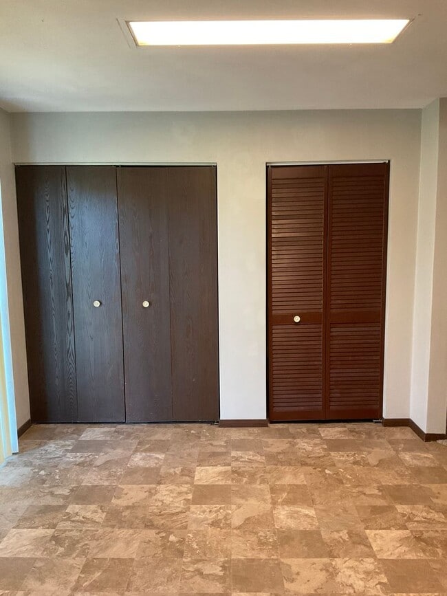 Building Photo - 923 Belle Valley Dr