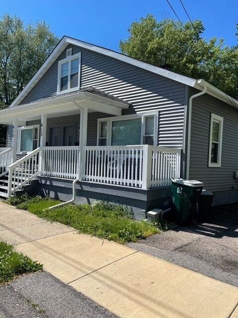 Primary Photo - 613 Houston St