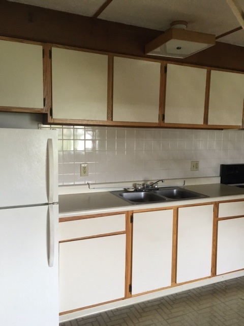 Kitchen - 999 S 30th St