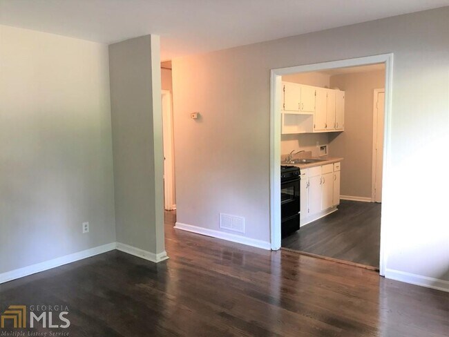 Foto del edificio - 1458 Clermont Ave