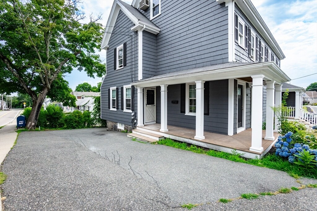 Primary Photo - 163 Bates Ave
