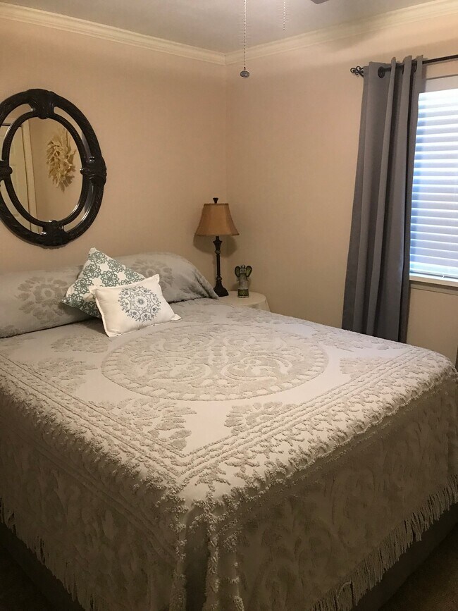 Foto del edificio - 912 Sherris Ln