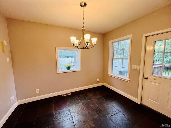 Foto del edificio - 130 East Ave