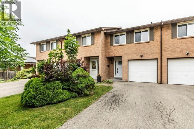 Building Photo - 66 Summercrest Dr