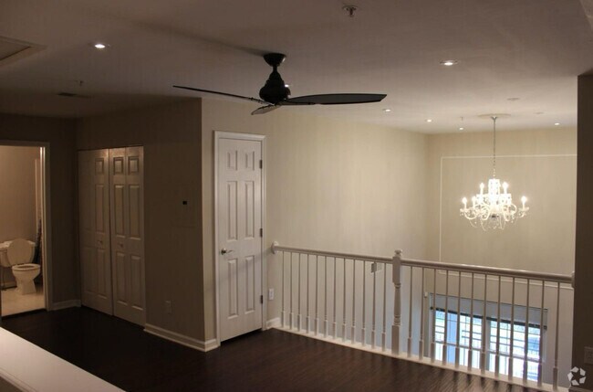 Building Photo - 46620 Drysdale Ter