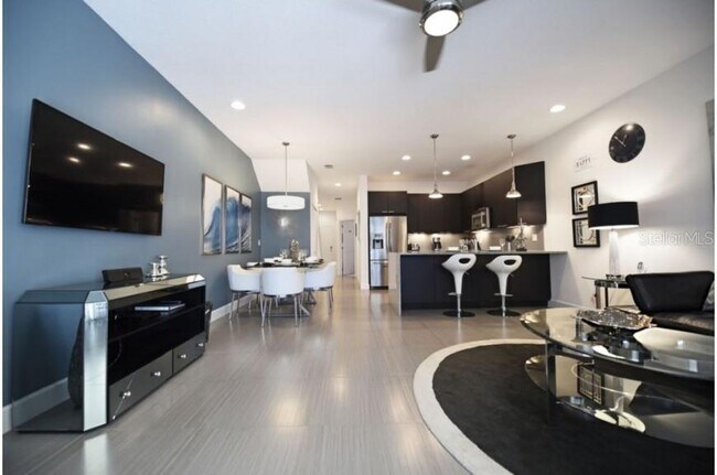 Foto del edificio - 17440 Placidity Ave