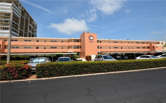 Foto del edificio - 7420 Bay Island Dr S