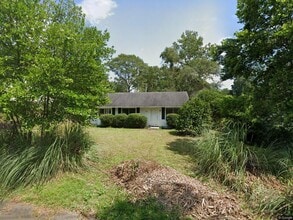 Building Photo - 405 Mealing Ave