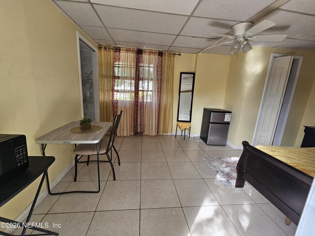 Building Photo - 4324 Naranja Dr S