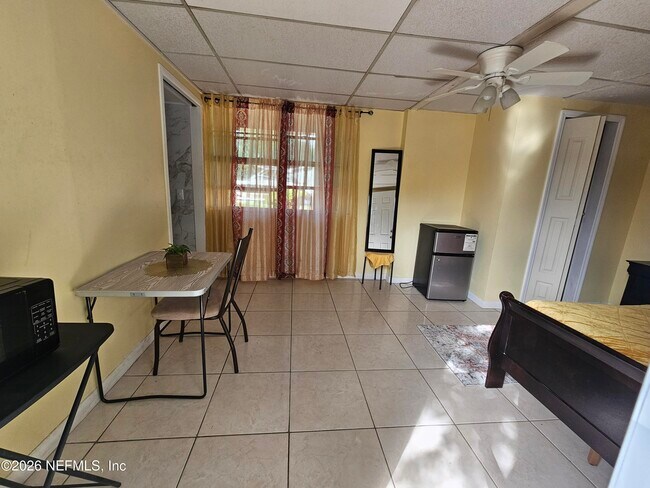 Foto del edificio - 4324 Naranja Dr S