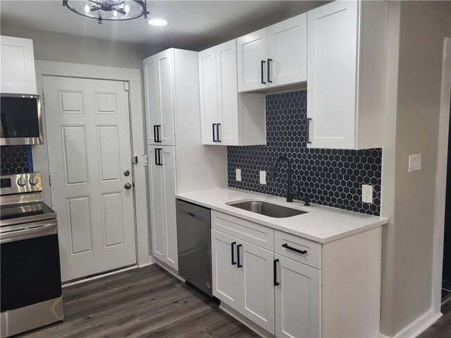 Building Photo - 1191 Arlington Ave SW