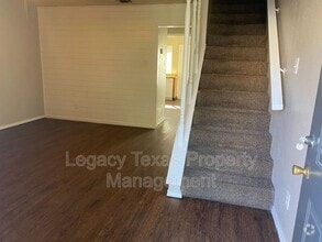Building Photo - 1607 Sun Valley Dr