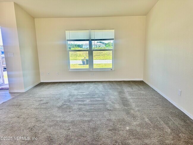 Foto del edificio - 1378 Sun Ln