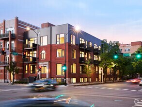 Building Photo - 1550 W Monroe St