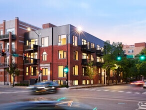 Building Photo - 1550 W Monroe St