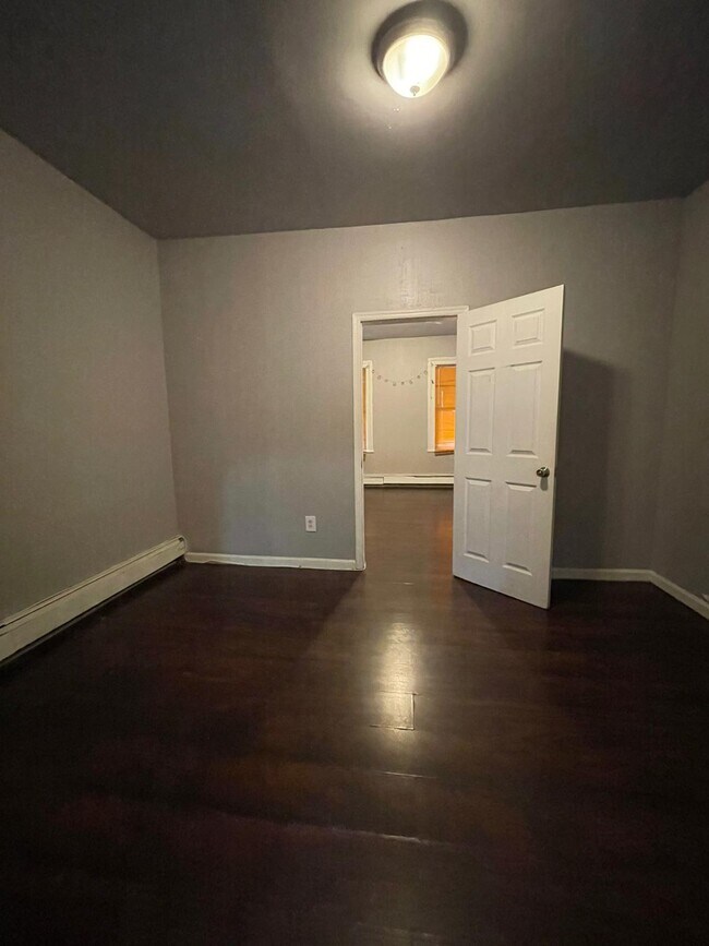 138 Fulton Ave 1 - 136 Fulton Ave