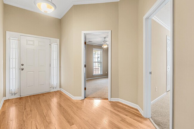 Foto del edificio - 228 Full Cir Dr