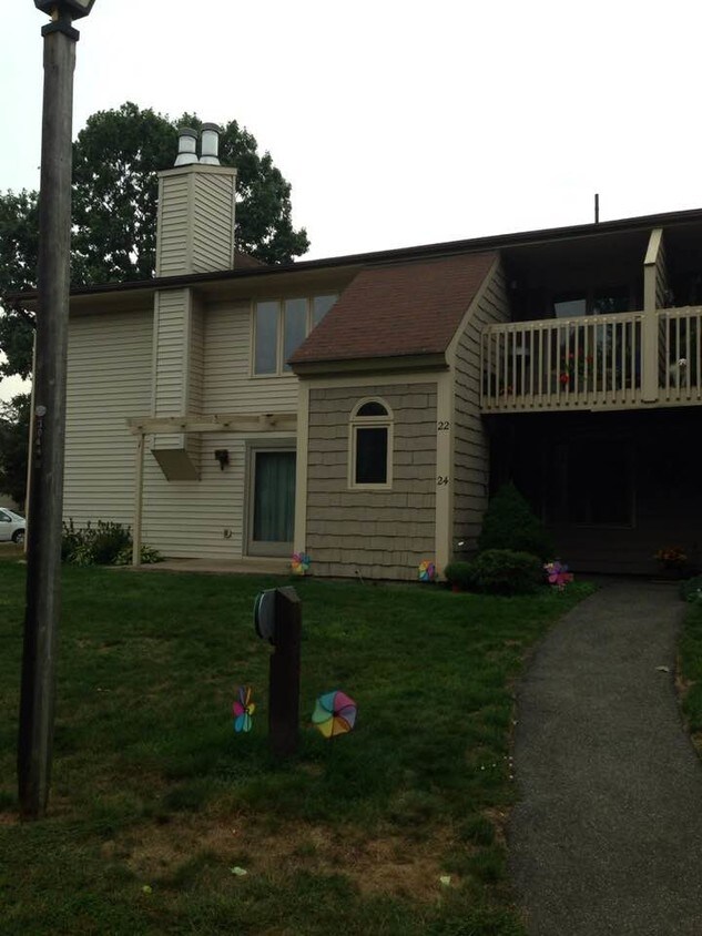 24 Little Oak Ln, Rocky Hill, CT 06067 Condo for Rent in Rocky Hill