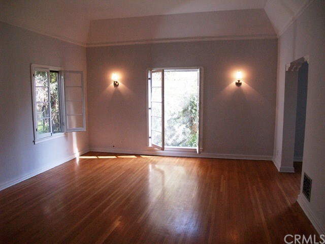 Foto del edificio - 1237 S Crescent Heights Blvd