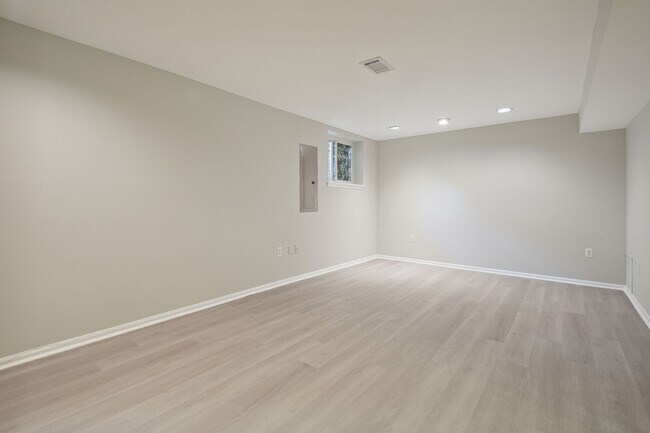 Building Photo - 6412 Needle Leaf Dr