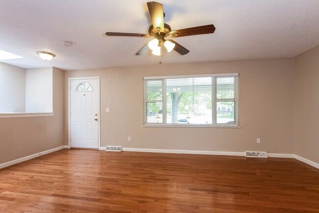 Building Photo - 641 Joplin St