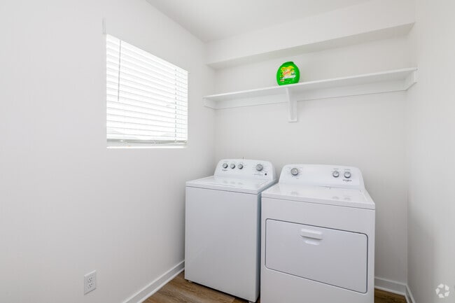 Interior Photo - Flyway Meadows