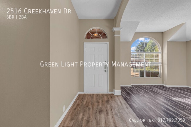 Building Photo - 2516 Creekhaven Dr