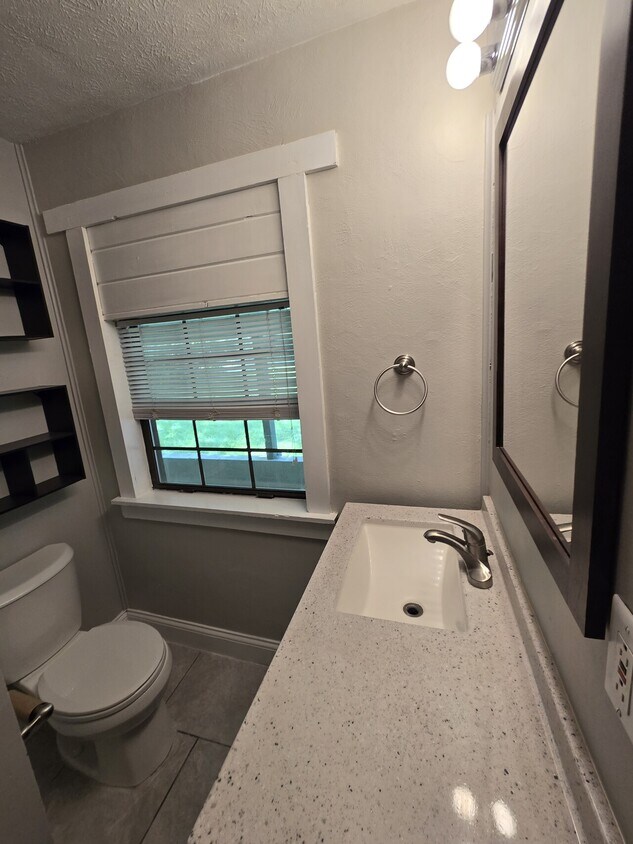 Foto del edificio - 4400-4402 Pinebrook Ct.