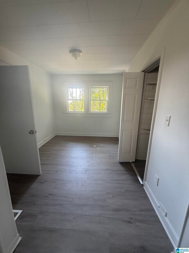 Foto del edificio - 1736 Mountain Dr