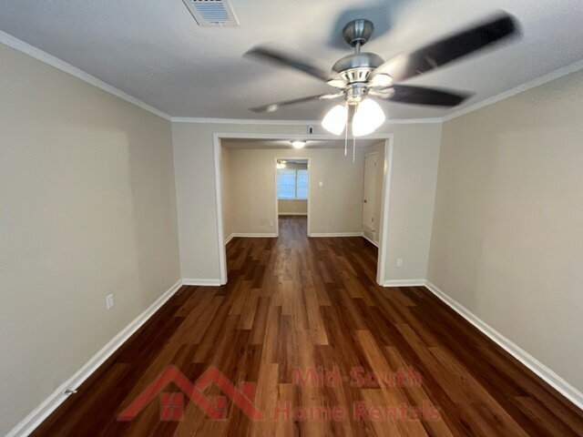 Foto del edificio - 858 Eyers Rd