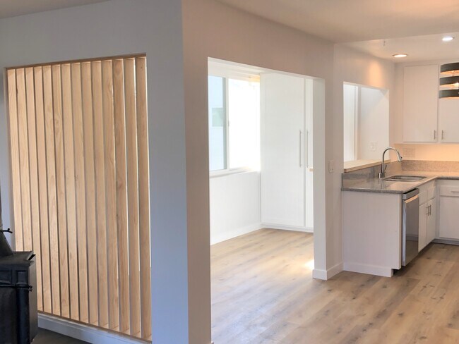 Bonus Room (where washer & dryer located) - 813 S Catalina Ave