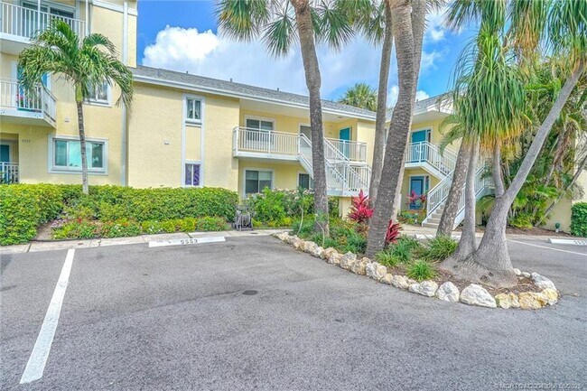 Foto del edificio - 5553 NE Gulfstream Way