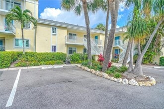 Building Photo - 5553 NE Gulfstream Way