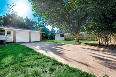 Building Photo - 1601 Larkspur Dr