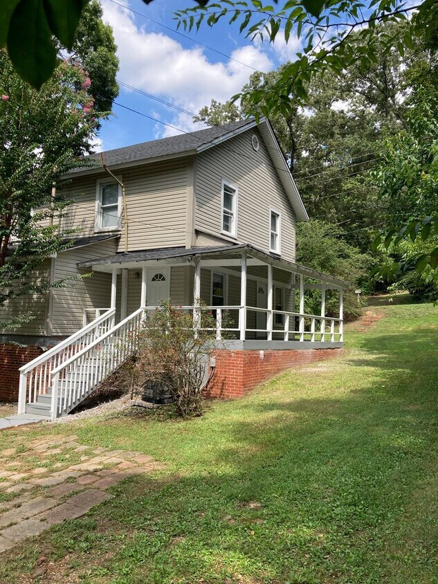 Primary Photo - 3212 &amp; 3214 Maple Rd