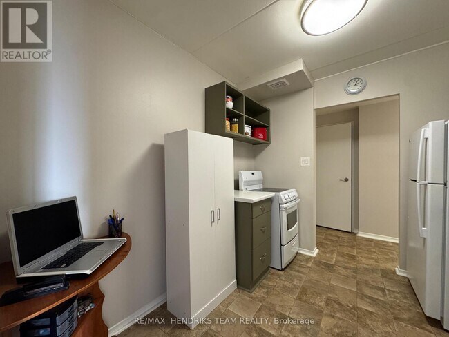 Photo du bâtiment - 38 Arran Dr