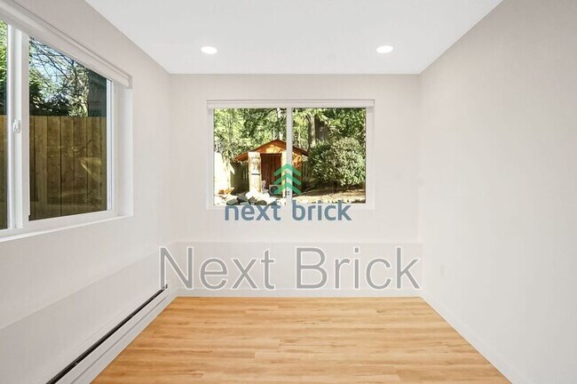 Building Photo - 11138 NE 129th St