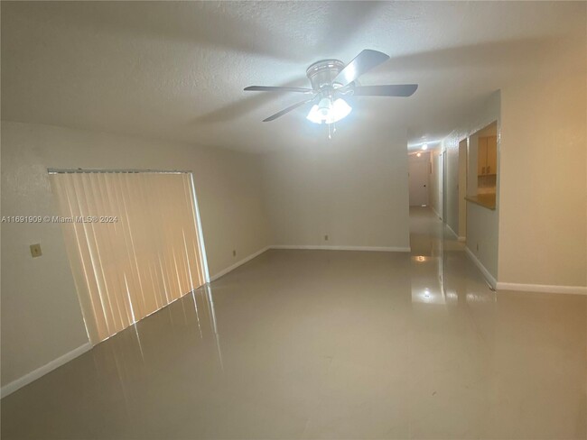 Foto del edificio - 5963 NW 19th Ct