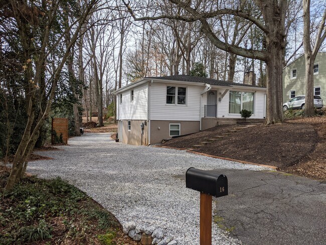 Building Photo - 16 Merlocke Dr