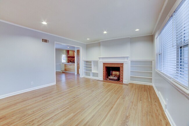 Foto del edificio - 3 Bed | 1 Bath  | Midtown Tulsa | Early Au...