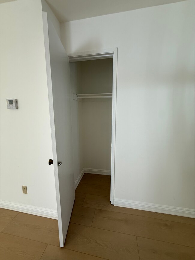 Foto del edificio - 231 N Isabel St