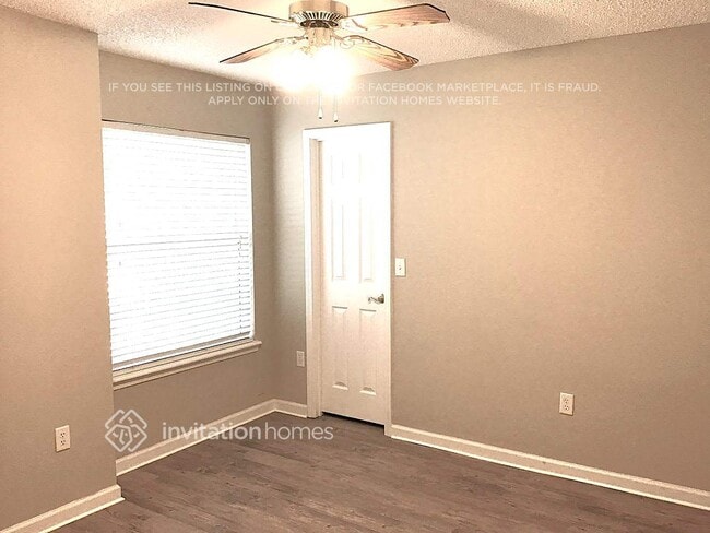 Foto del edificio - 3513 Whisper Creek Blvd