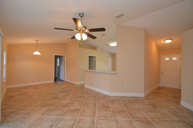 Building Photo - 5 Richfield Ln