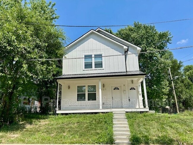 Building Photo - 321 N Kealing Ave