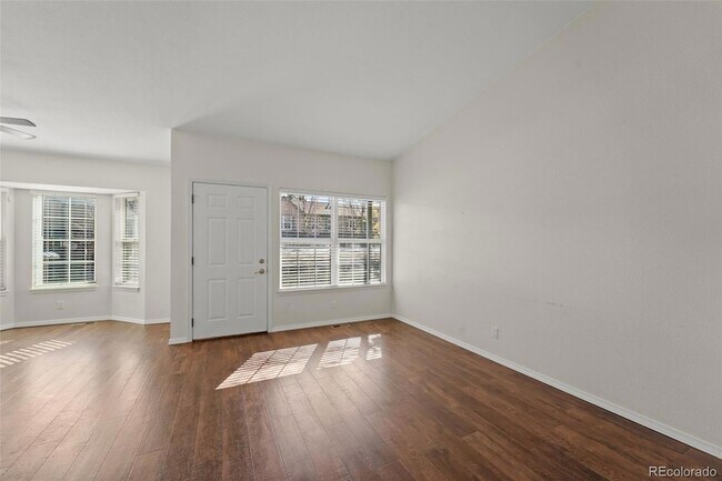 Foto del edificio - 6082 Colony Cir