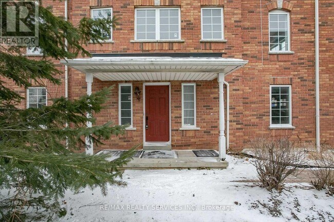 Building Photo - 80-80 Acorn Pl